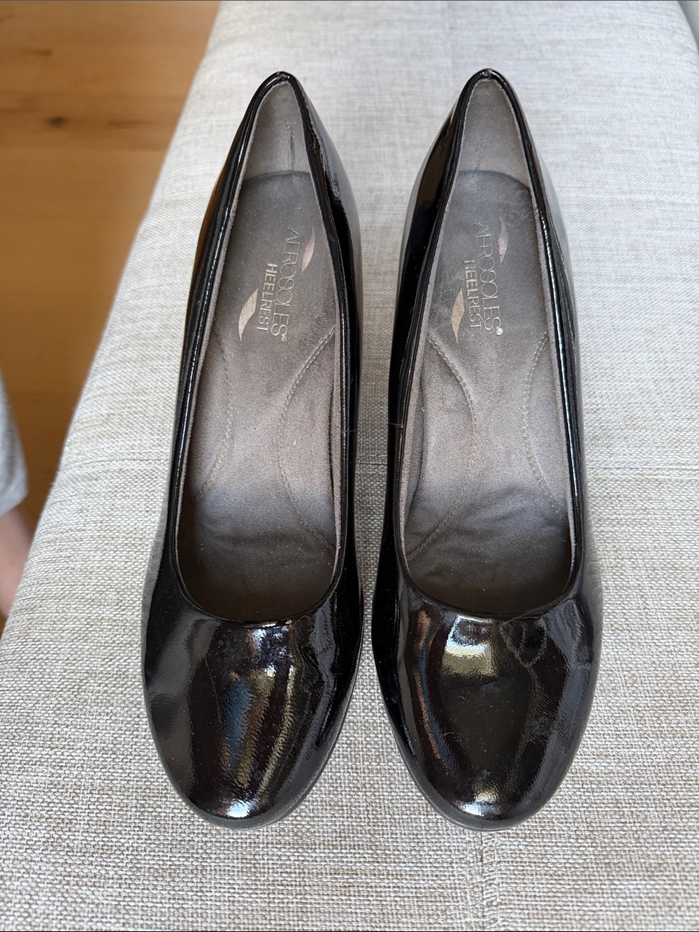 Aerosoles Women's Black Patent Round-Toe Heels